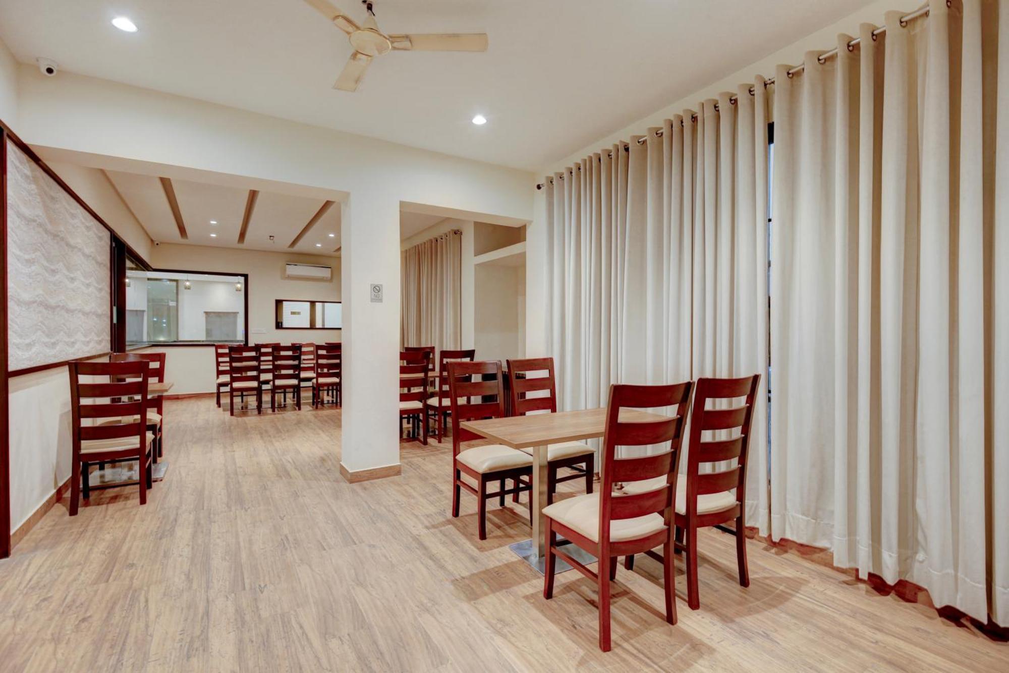 Super Collection O Ovel Hotel Grand Abadpura المظهر الخارجي الصورة