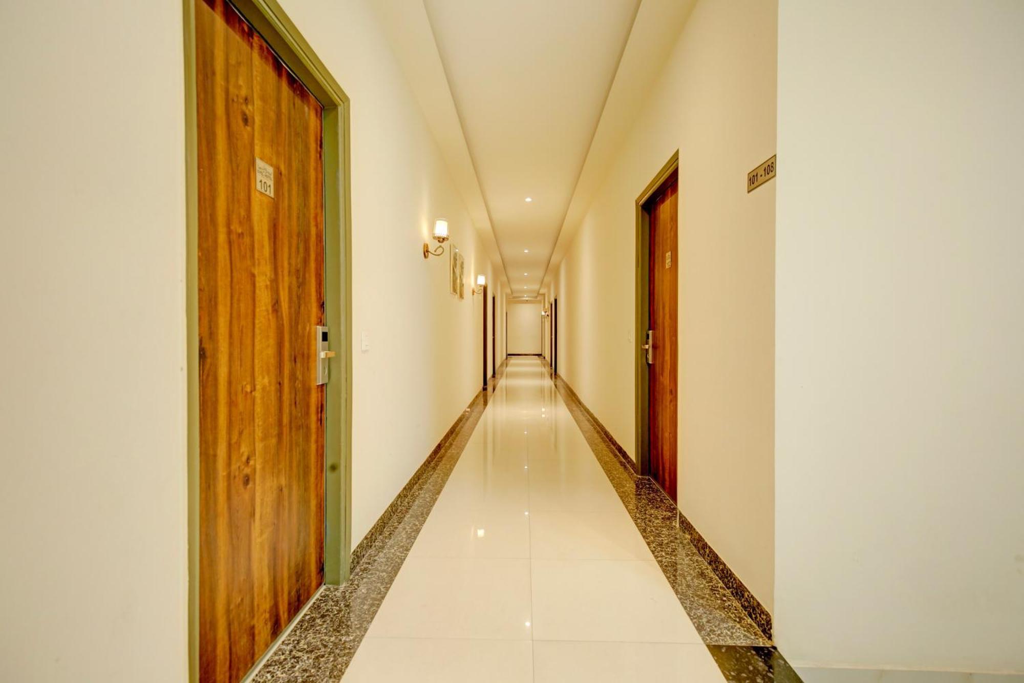 Super Collection O Ovel Hotel Grand Abadpura المظهر الخارجي الصورة