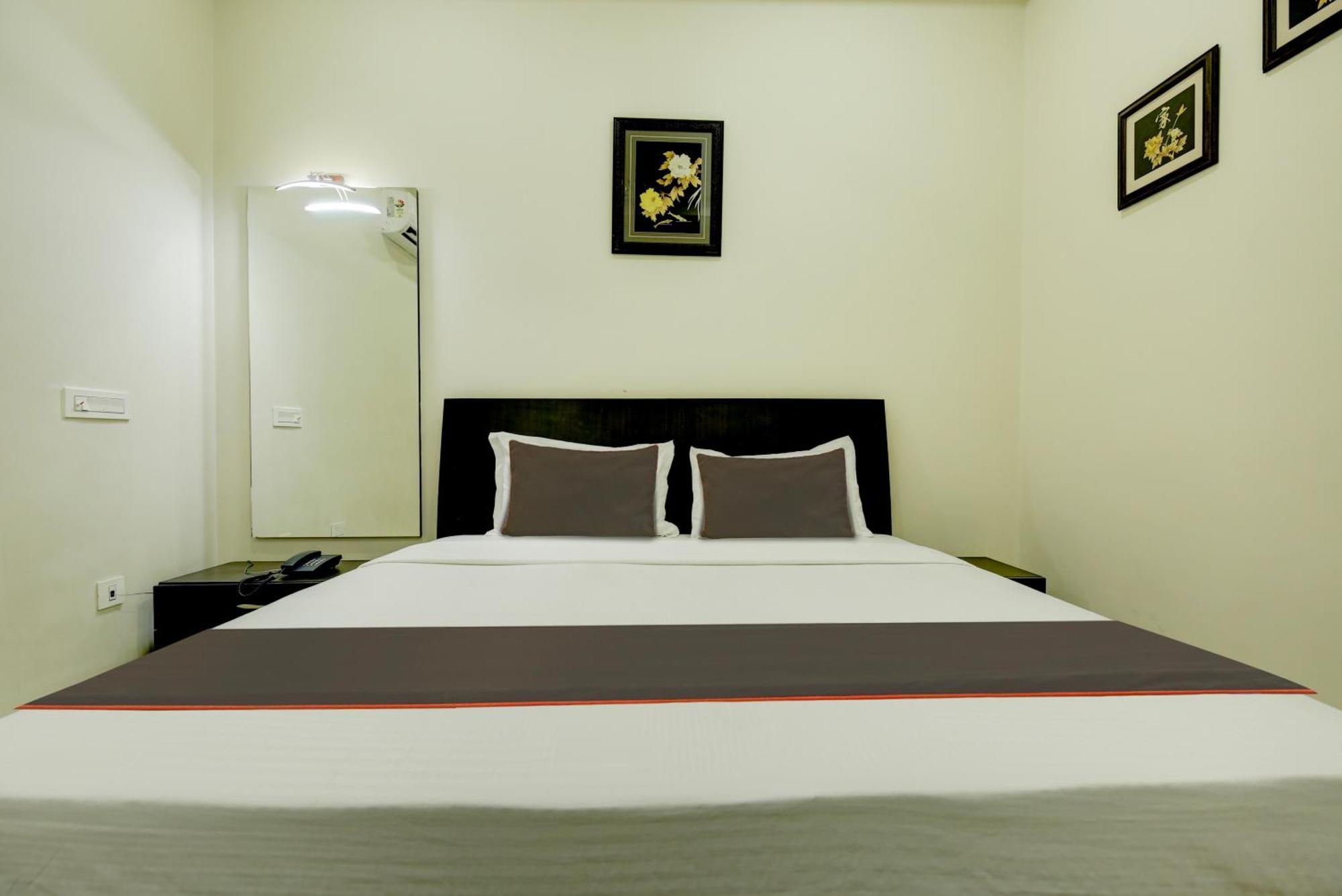 Super Collection O Ovel Hotel Grand Abadpura المظهر الخارجي الصورة