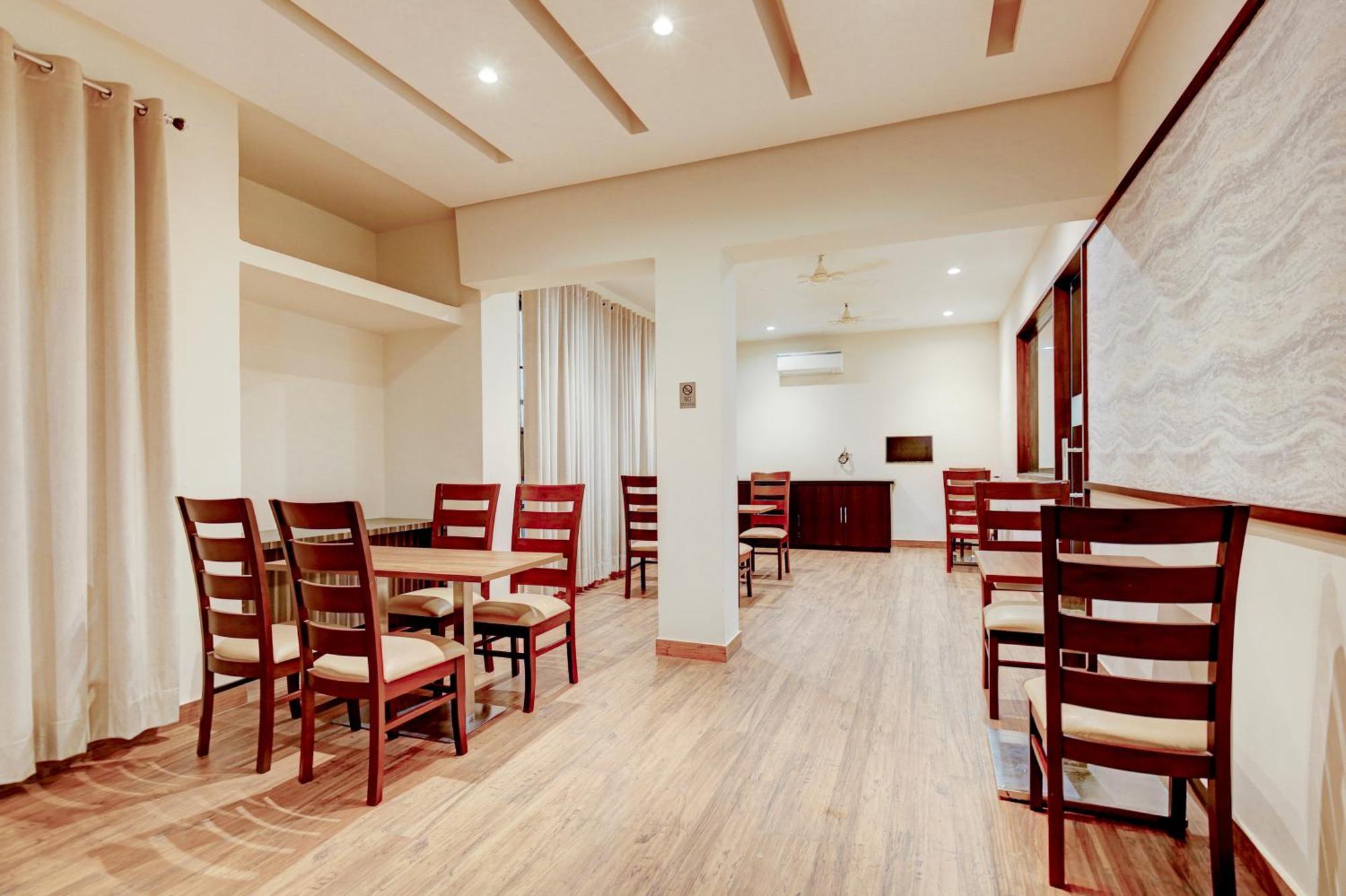 Super Collection O Ovel Hotel Grand Abadpura المظهر الخارجي الصورة